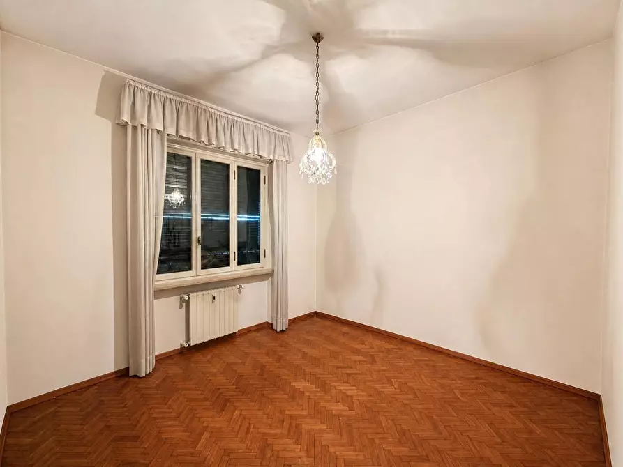 Immagine 22 di Villa in vendita  a Lucca