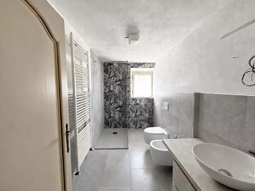 Immagine 29 di Villa in vendita  a Lucca