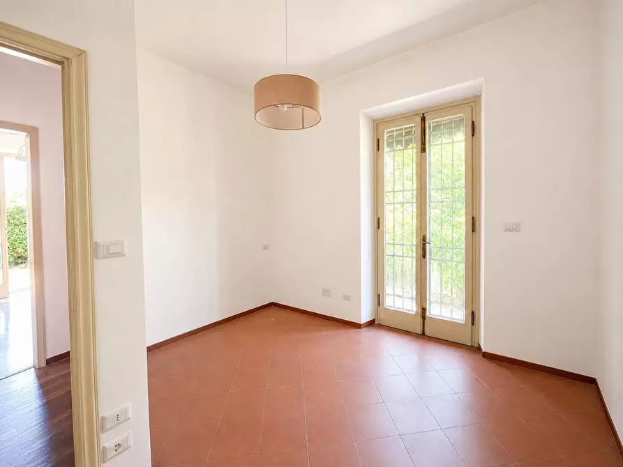 Immagine 23 di Villa in vendita  a Lucca