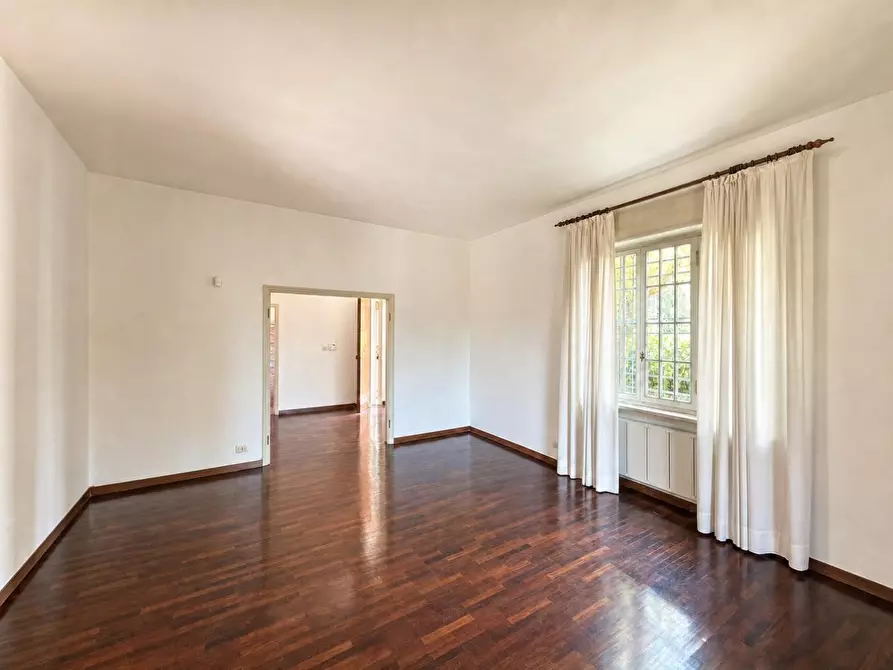 Immagine 12 di Villa in vendita  a Lucca