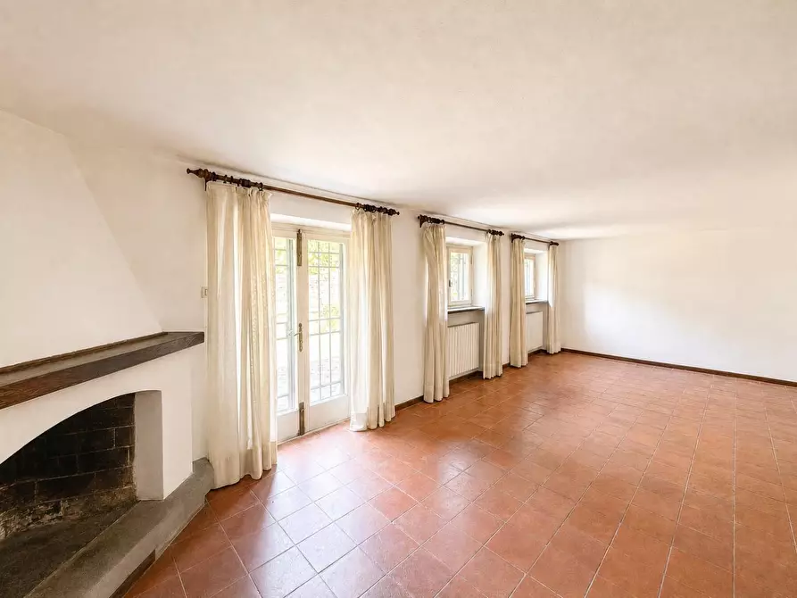 Immagine 28 di Villa in vendita  a Lucca