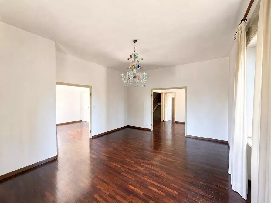 Immagine 13 di Villa in vendita  a Lucca