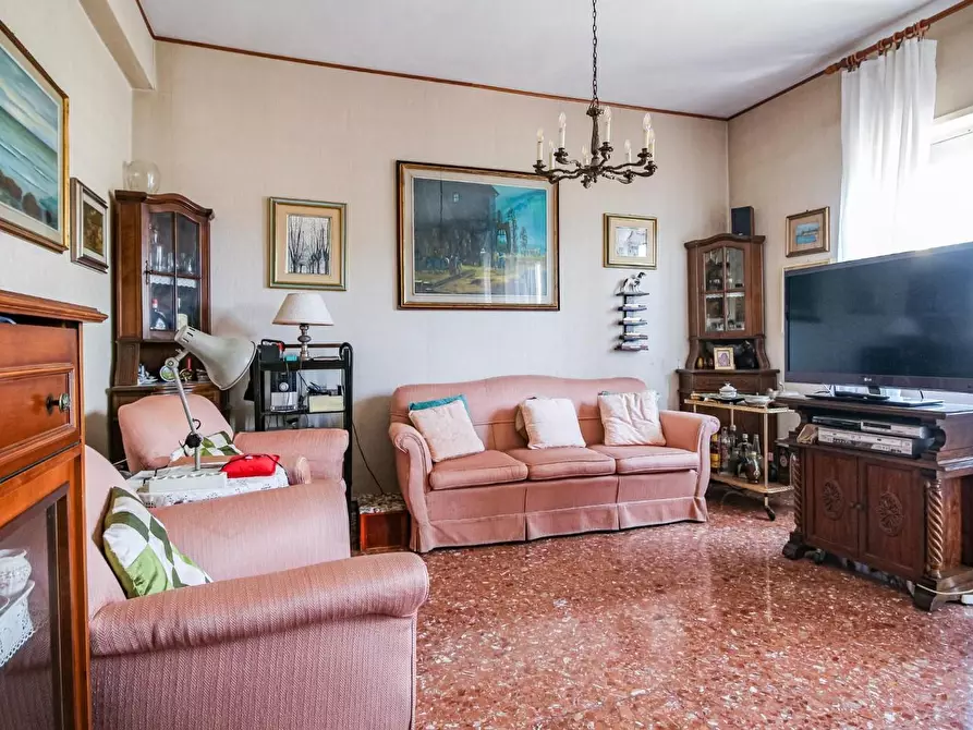 Immagine 10 di Appartamento in vendita  a Pisa
