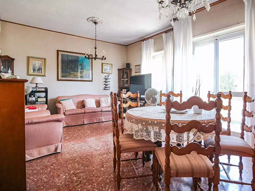 Immagine 9 di Appartamento in vendita  a Pisa