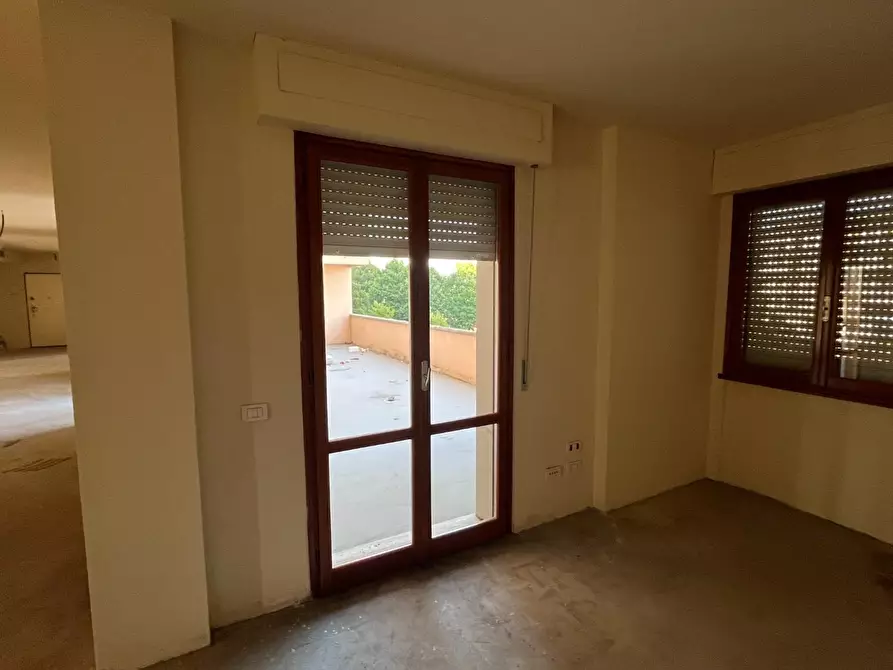 Immagine 9 di Ufficio in vendita  a Pontedera