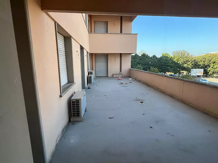 Immagine 15 di Ufficio in vendita  a Pontedera