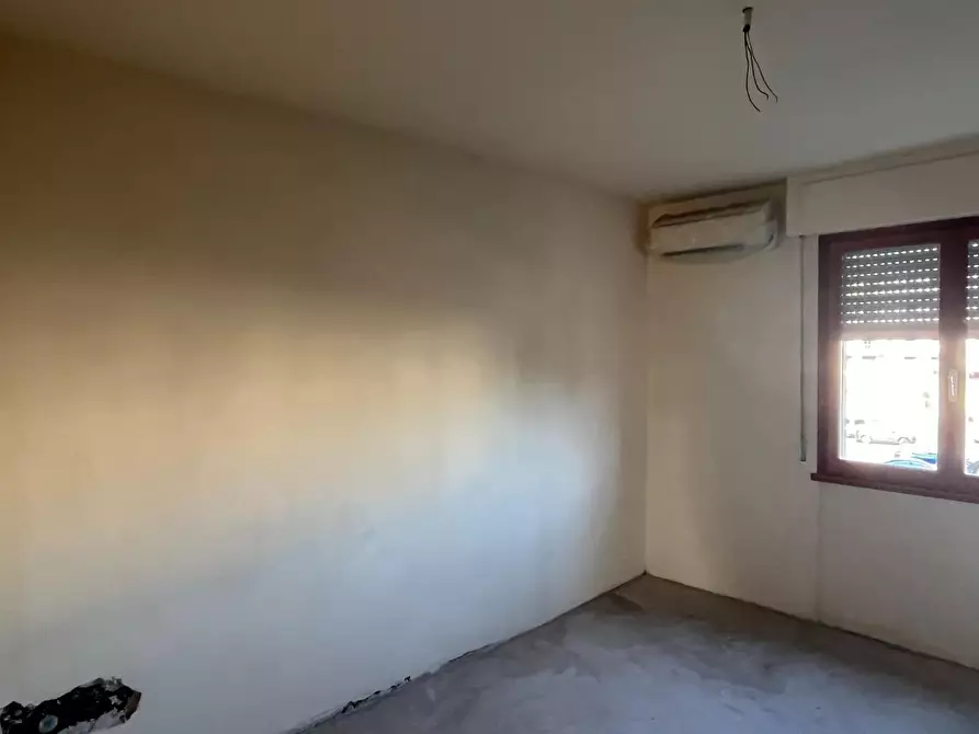 Immagine 4 di Ufficio in vendita  a Pontedera
