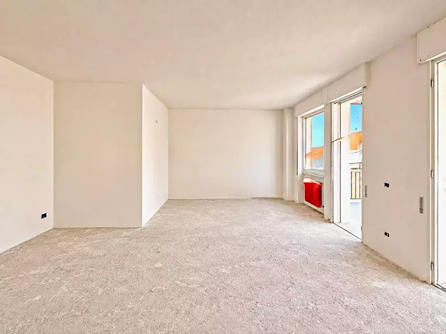 Immagine 11 di Appartamento in vendita  a Pisa