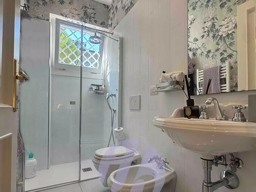 Immagine 12 di Casa bifamiliare in vendita  a Pietrasanta