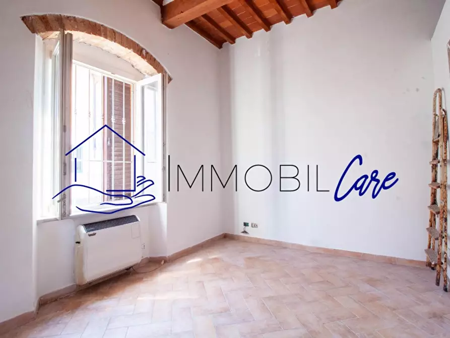 Immagine 2 di Appartamento in vendita  a Livorno