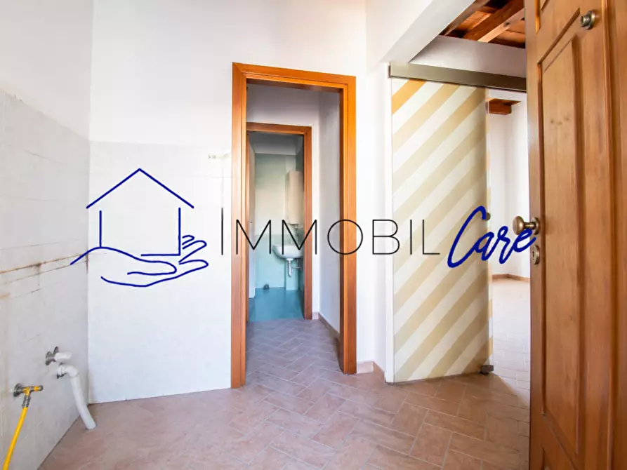 Immagine 8 di Appartamento in vendita  a Livorno