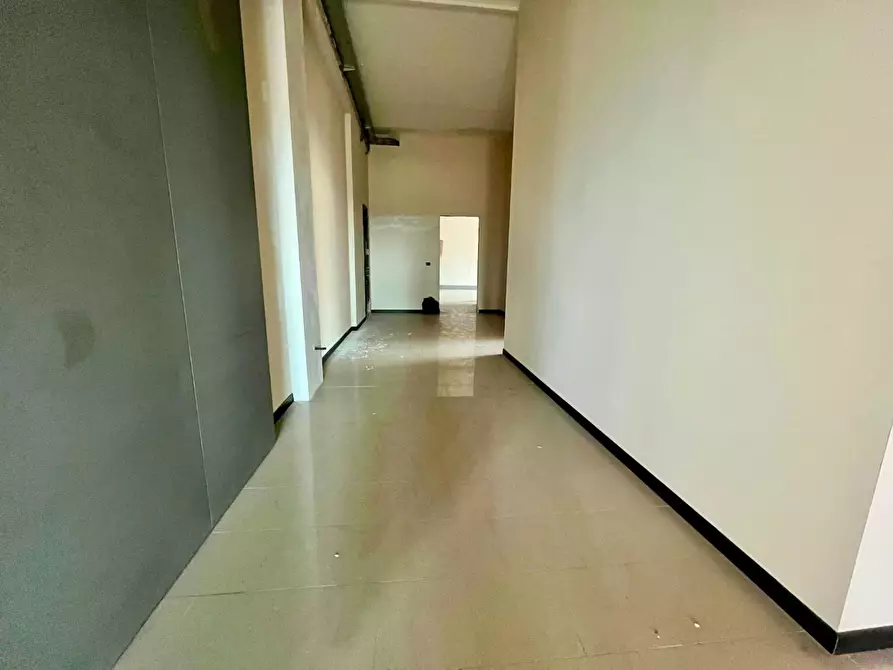 Immagine 30 di Capannone industriale in vendita  a Pescia