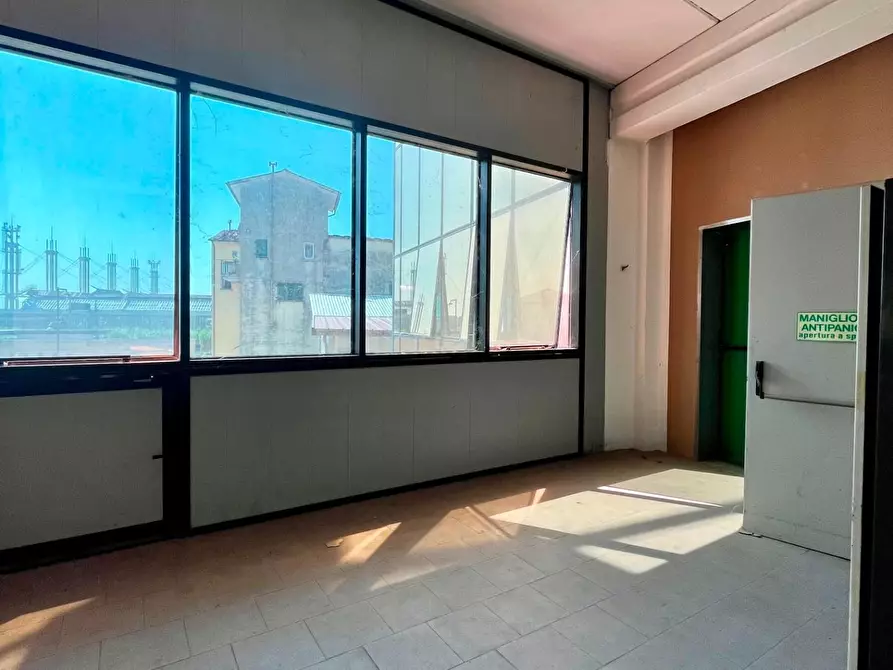 Immagine 16 di Capannone industriale in vendita  a Pescia