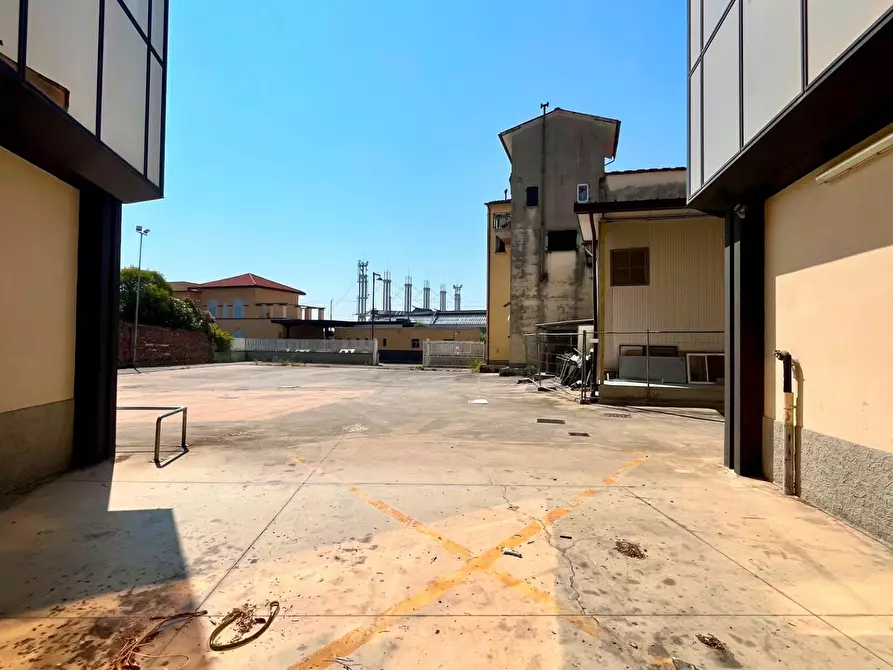Immagine 22 di Capannone industriale in vendita  a Pescia