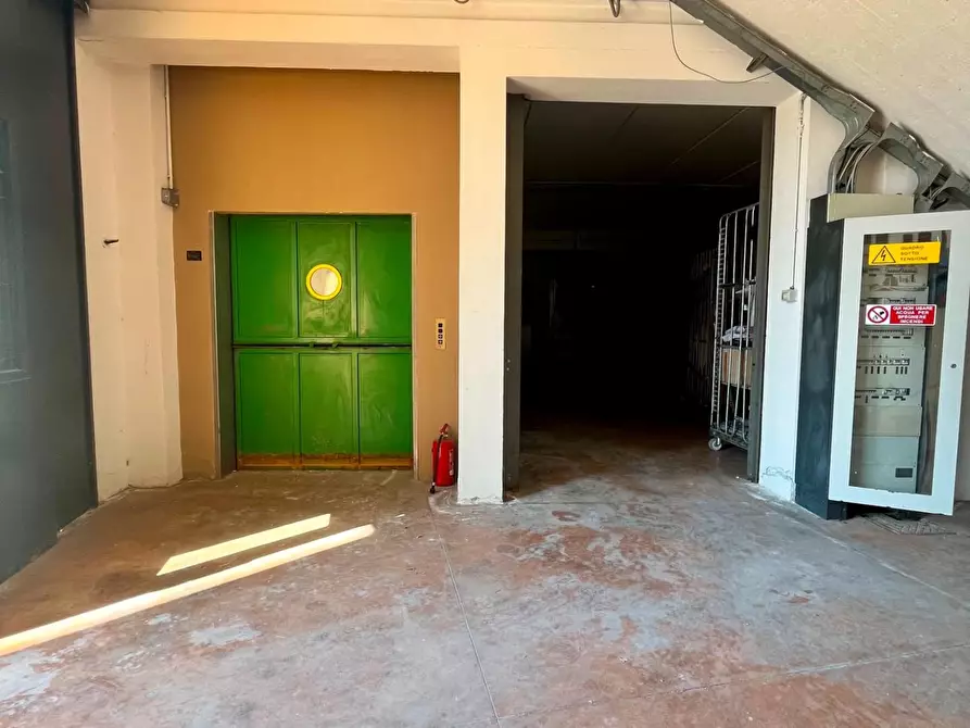 Immagine 26 di Capannone industriale in vendita  a Pescia