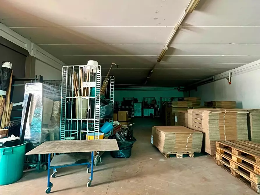 Immagine 12 di Capannone industriale in vendita  a Pescia