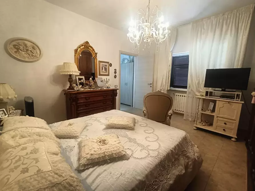Immagine 5 di Casa semindipendente in vendita  a Carrara