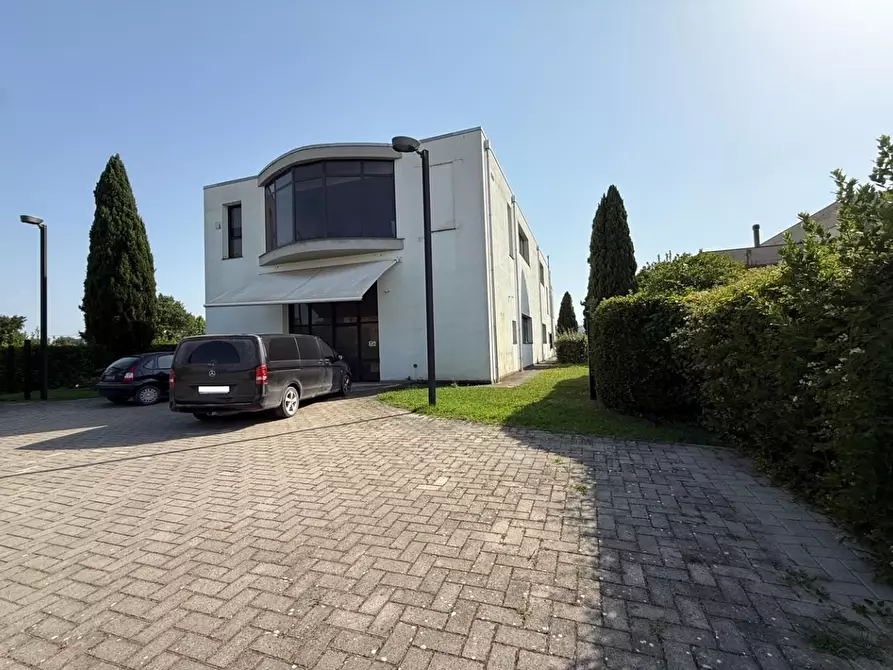 Immagine 9 di Attività artigianale in vendita  a Castelfiorentino