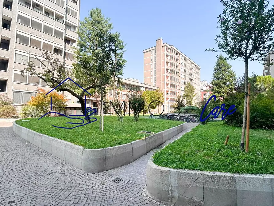 Immagine 15 di Appartamento in vendita  a Milano