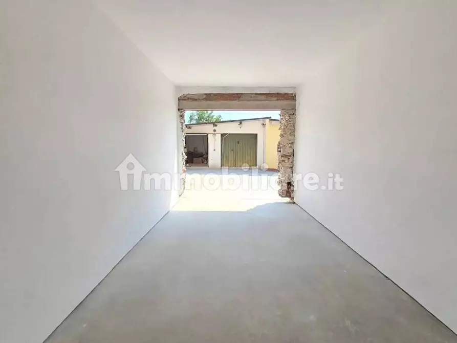 Immagine 15 di Appartamento in vendita  a Cascina