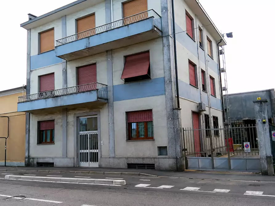 Immagine 1 di Appartamento in vendita  a Legnano