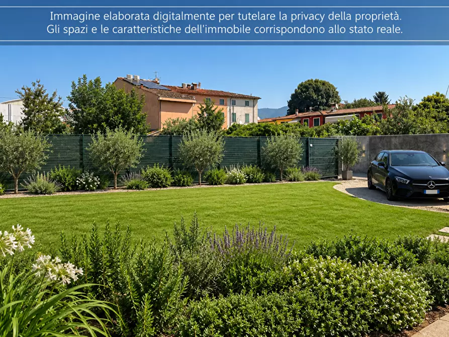 Immagine 11 di Villetta a schiera in vendita  a Lucca