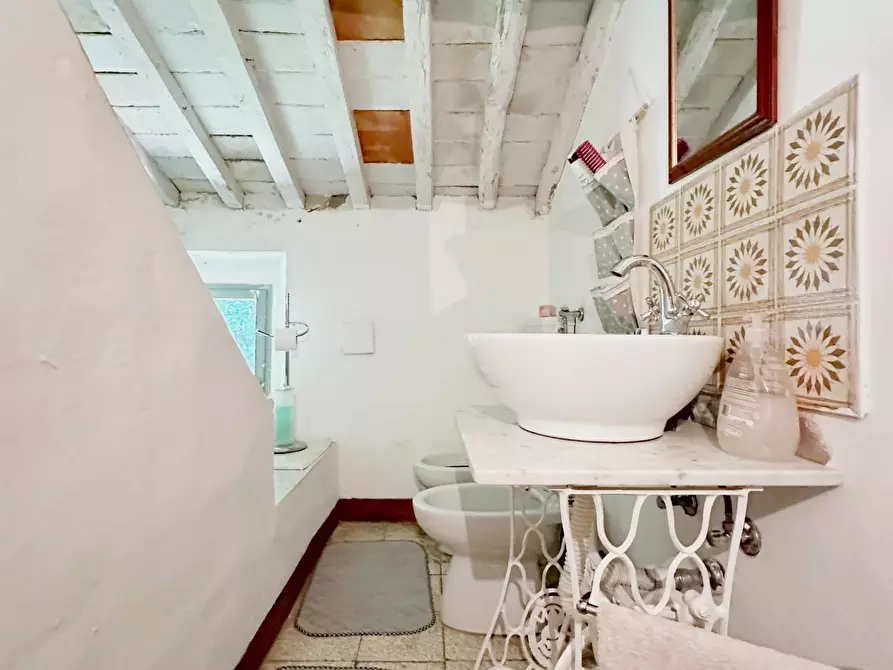 Immagine 18 di Villa in vendita  a San Marcello Piteglio