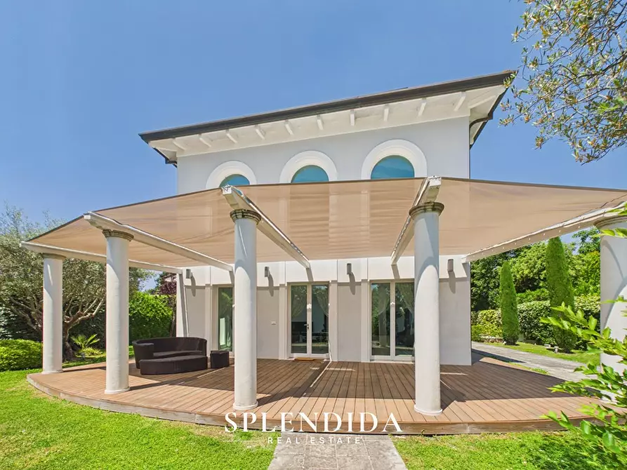Immagine 71 di Villa in vendita  a Forte Dei Marmi