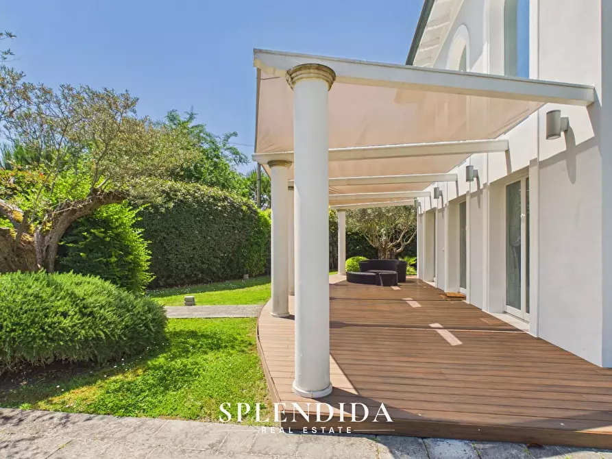 Immagine 69 di Villa in vendita  a Forte Dei Marmi