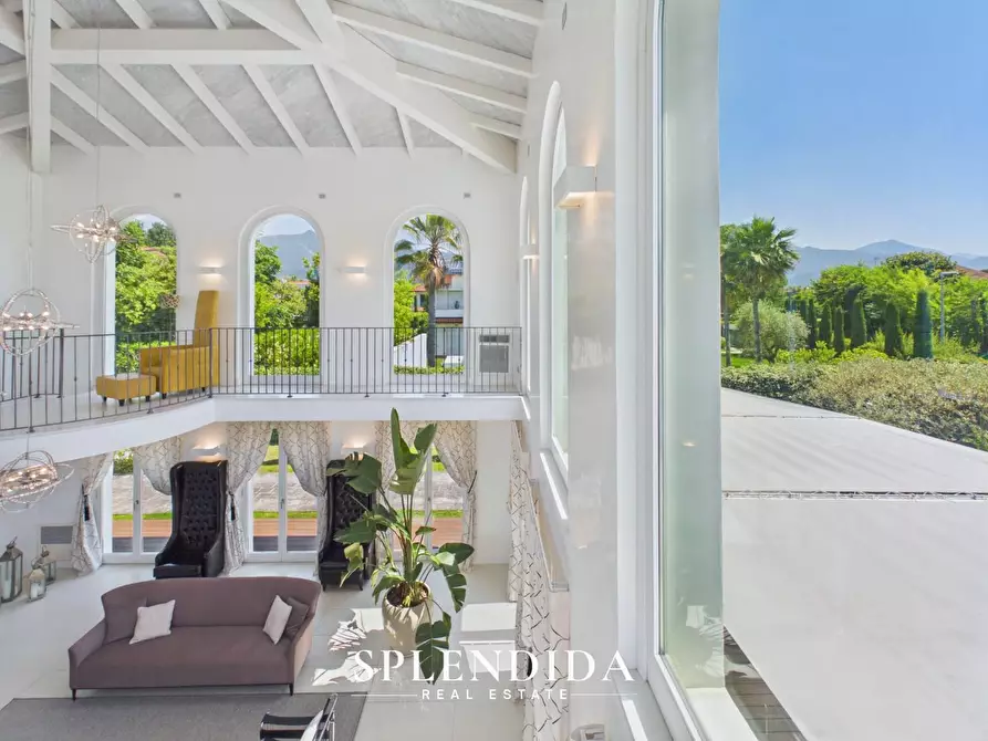 Immagine 20 di Villa in vendita  a Forte Dei Marmi