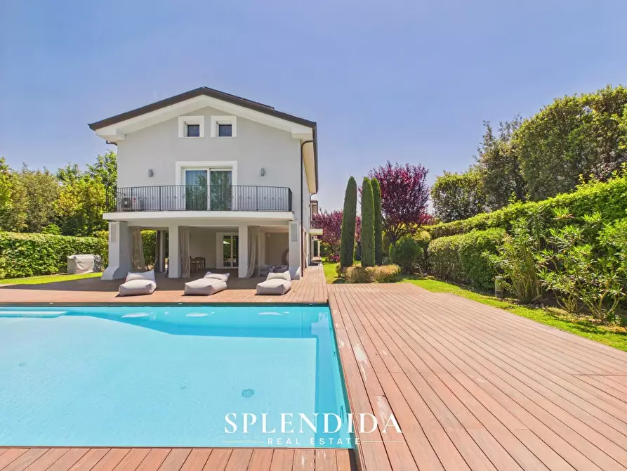 Immagine 73 di Villa in vendita  a Forte Dei Marmi