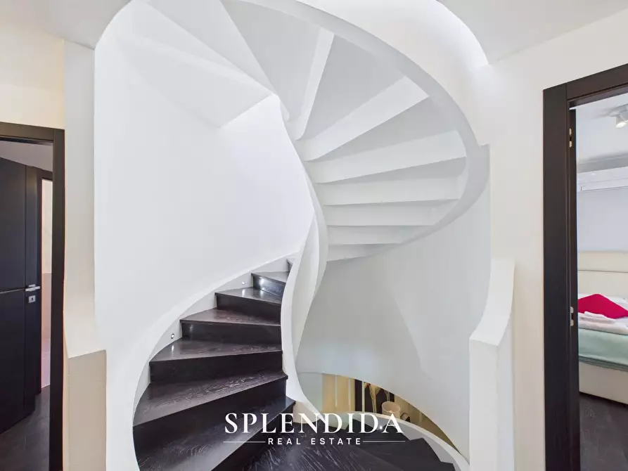 Immagine 38 di Villa in vendita  a Forte Dei Marmi