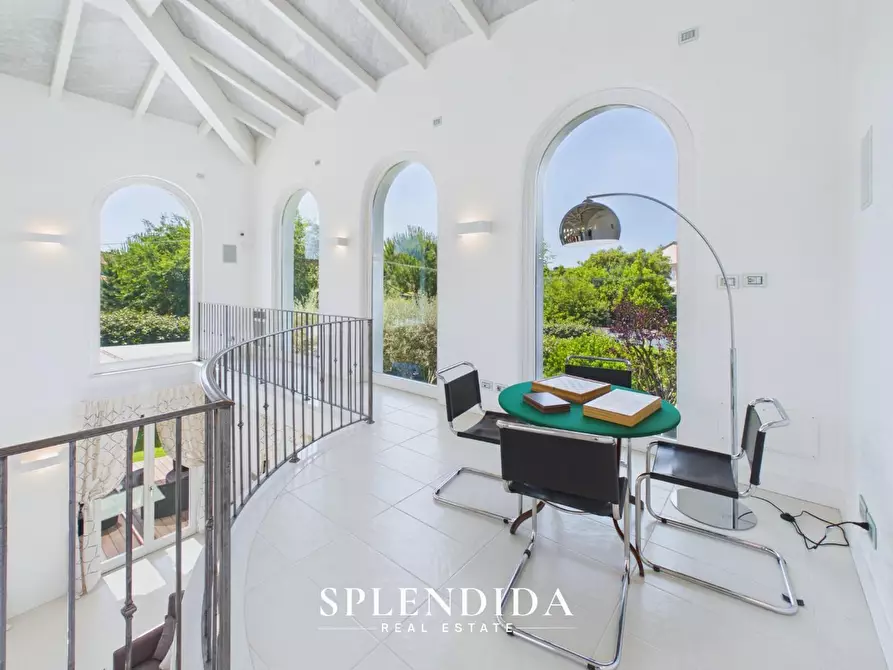 Immagine 19 di Villa in vendita  a Forte Dei Marmi