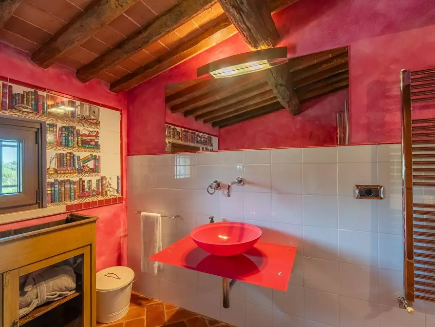 Immagine 52 di Villa in vendita  a Pietrasanta