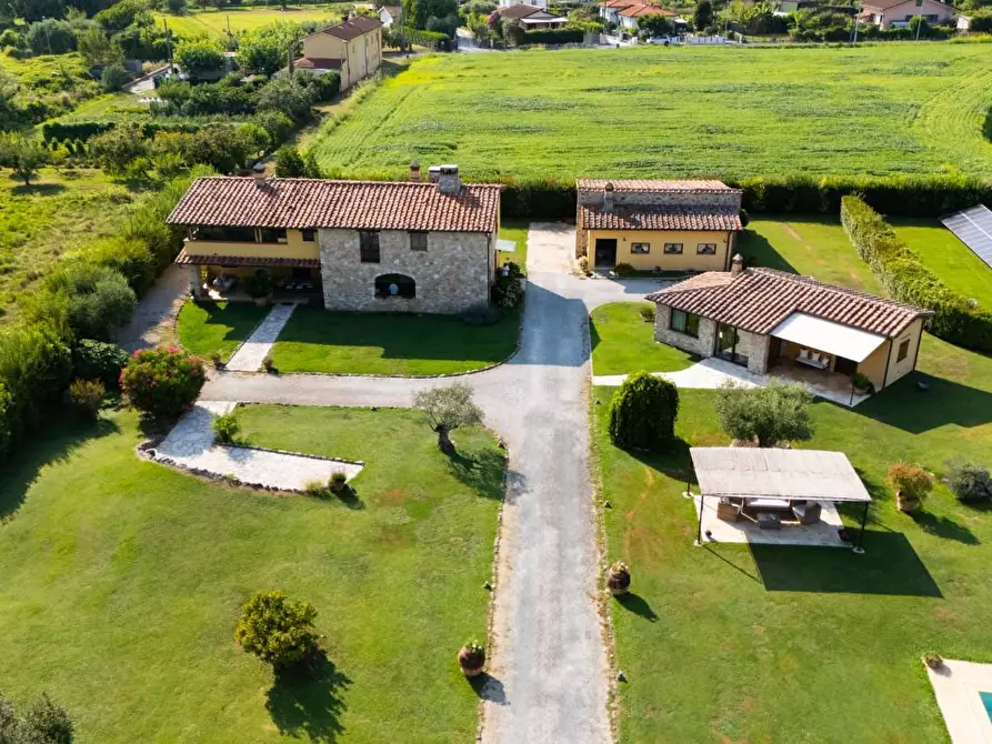 Immagine 79 di Villa in vendita  a Pietrasanta