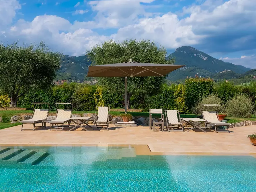 Immagine 17 di Villa in vendita  a Pietrasanta