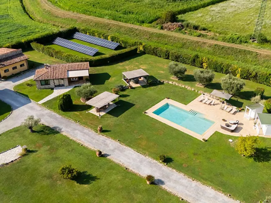 Immagine 75 di Villa in vendita  a Pietrasanta