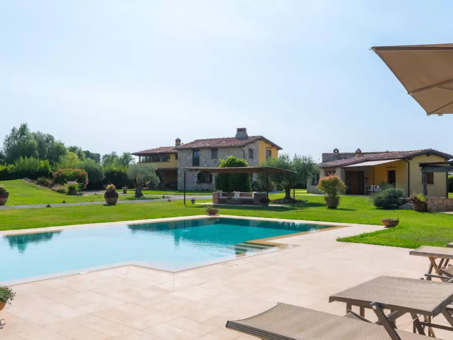 Immagine 18 di Villa in vendita  a Pietrasanta
