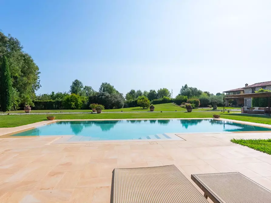 Immagine 19 di Villa in vendita  a Pietrasanta