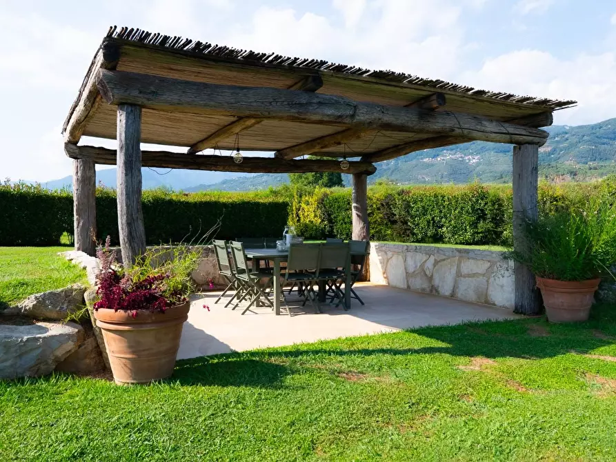 Immagine 14 di Villa in vendita  a Pietrasanta