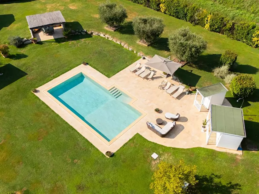 Immagine 80 di Villa in vendita  a Pietrasanta