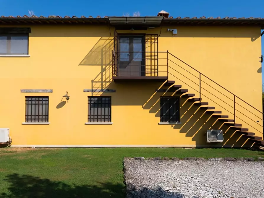 Immagine 6 di Villa in vendita  a Pietrasanta