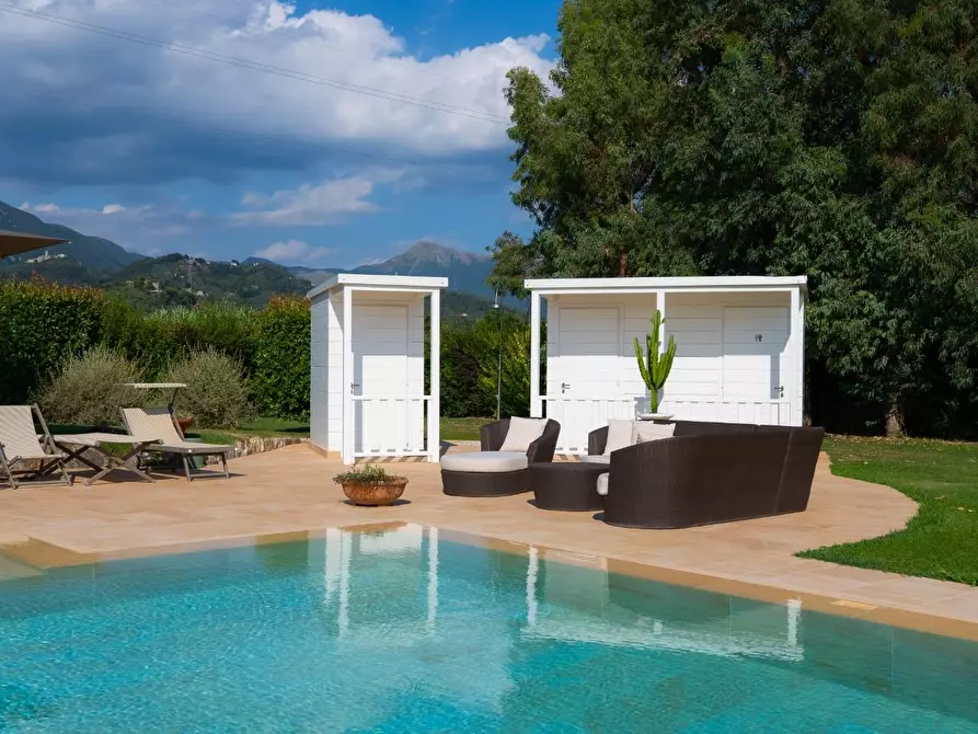 Immagine 16 di Villa in vendita  a Pietrasanta