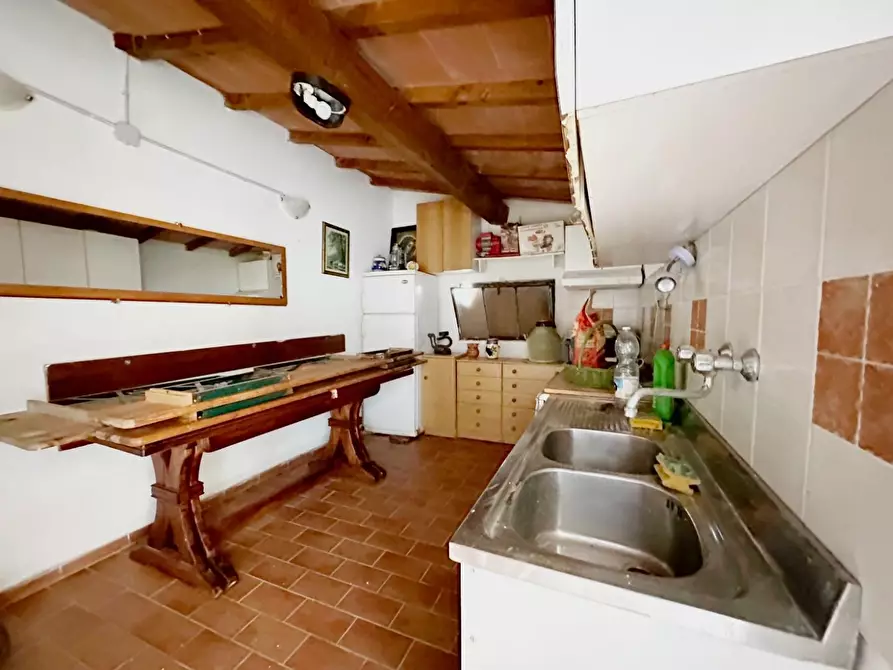 Immagine 24 di Casa colonica in vendita  a Larciano