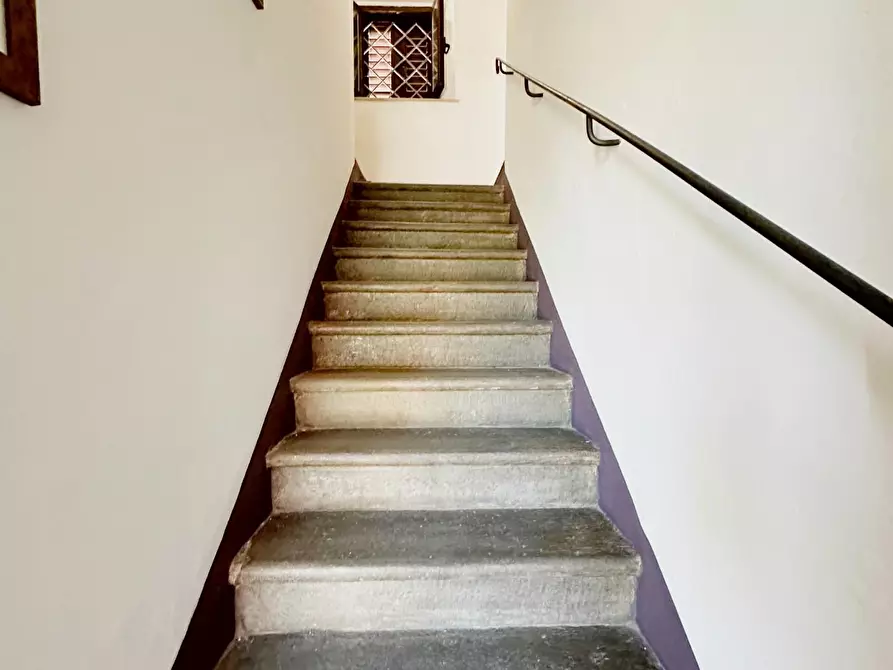 Immagine 11 di Casa colonica in vendita  a Larciano