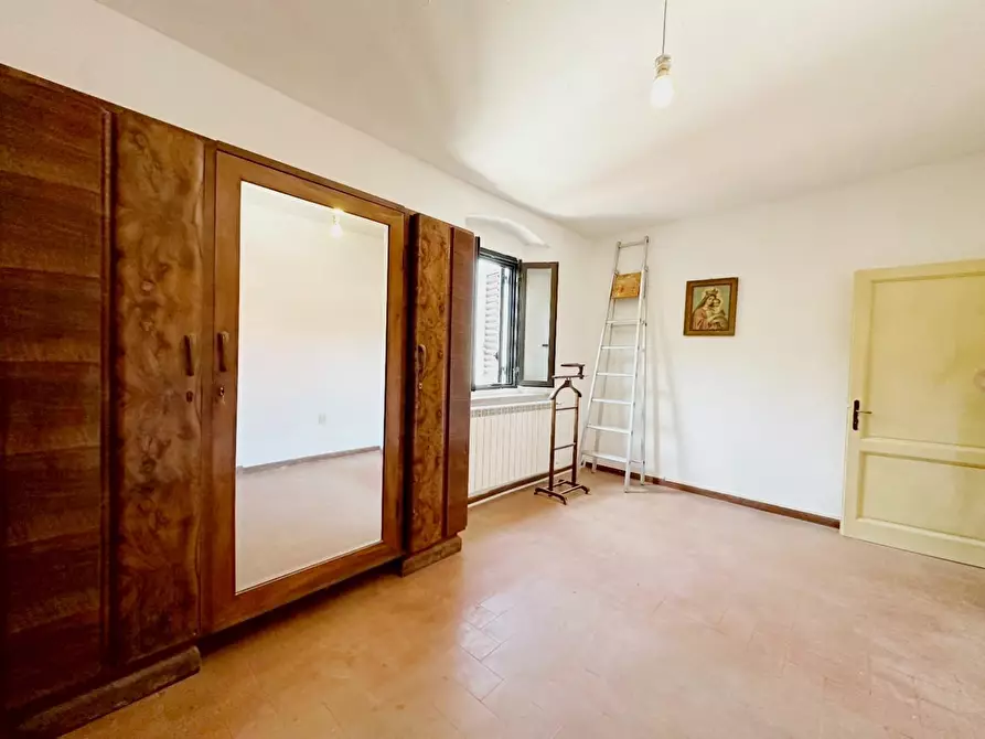 Immagine 15 di Casa colonica in vendita  a Larciano