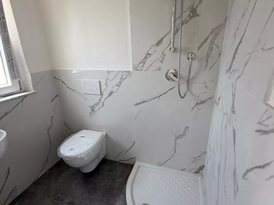 Immagine 11 di Casa indipendente in vendita  a Sarzana