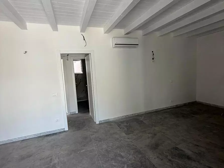 Immagine 13 di Casa bifamiliare in vendita  a Sarzana