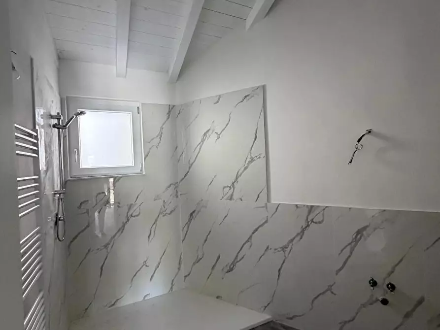 Immagine 8 di Casa bifamiliare in vendita  a Sarzana