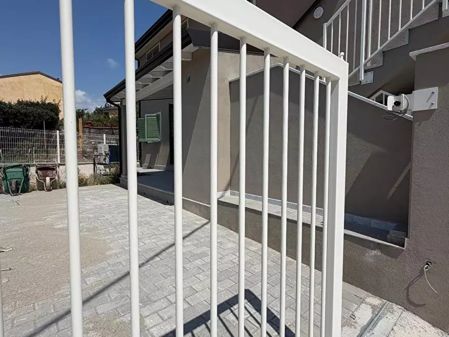 Immagine 3 di Casa bifamiliare in vendita  a Sarzana